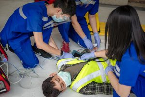 Pembinaan dan Sertifikasi Petugas P3K (Pertolongan Pertama Pada Kecelakaan) by KEMNAKER RI