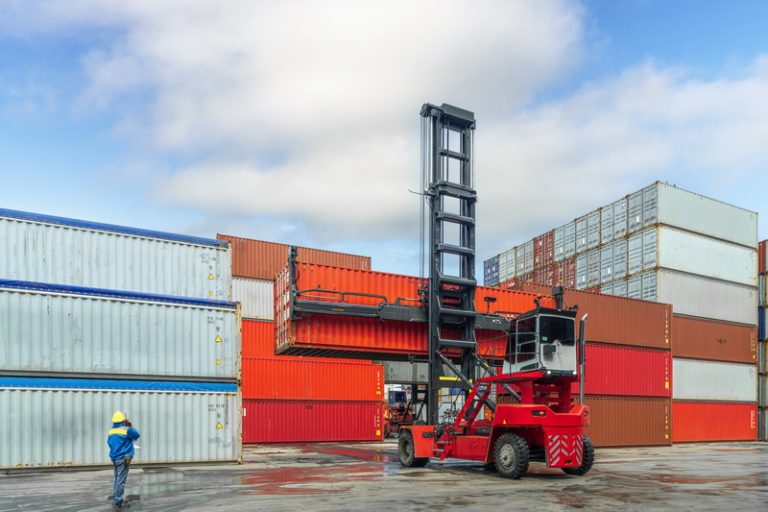 Pembinaan dan Sertifikasi K3 Operator Container Handler